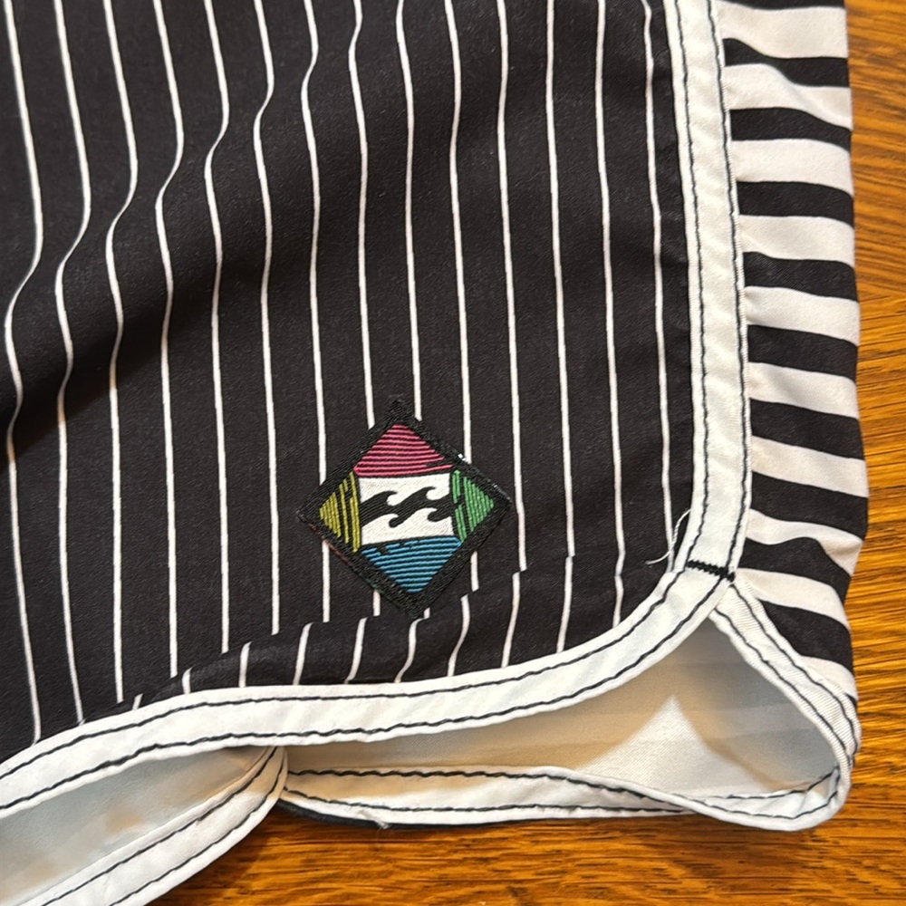 Billabong Black and White Striped Board Shorts - Picture 2 of 12